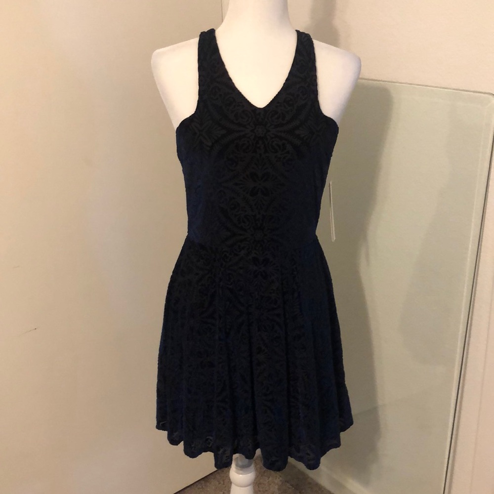 AQUA Sz L Navy Blue Velvet w/Black & Blue Printed V Neck Prom/Evening Dress